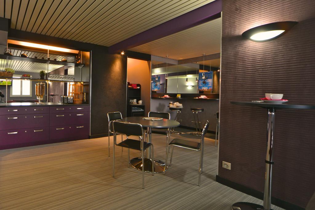 Saint-Doulchard Hotel Logitel מראה חיצוני תמונה